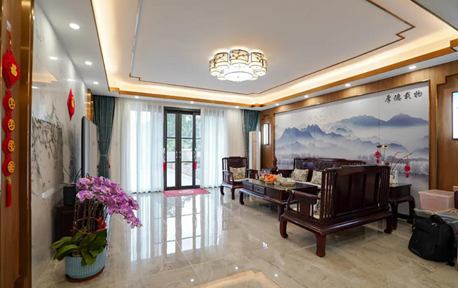 250㎡新中式別墅，室內(nèi)溫馨，后院融合自然環(huán)境